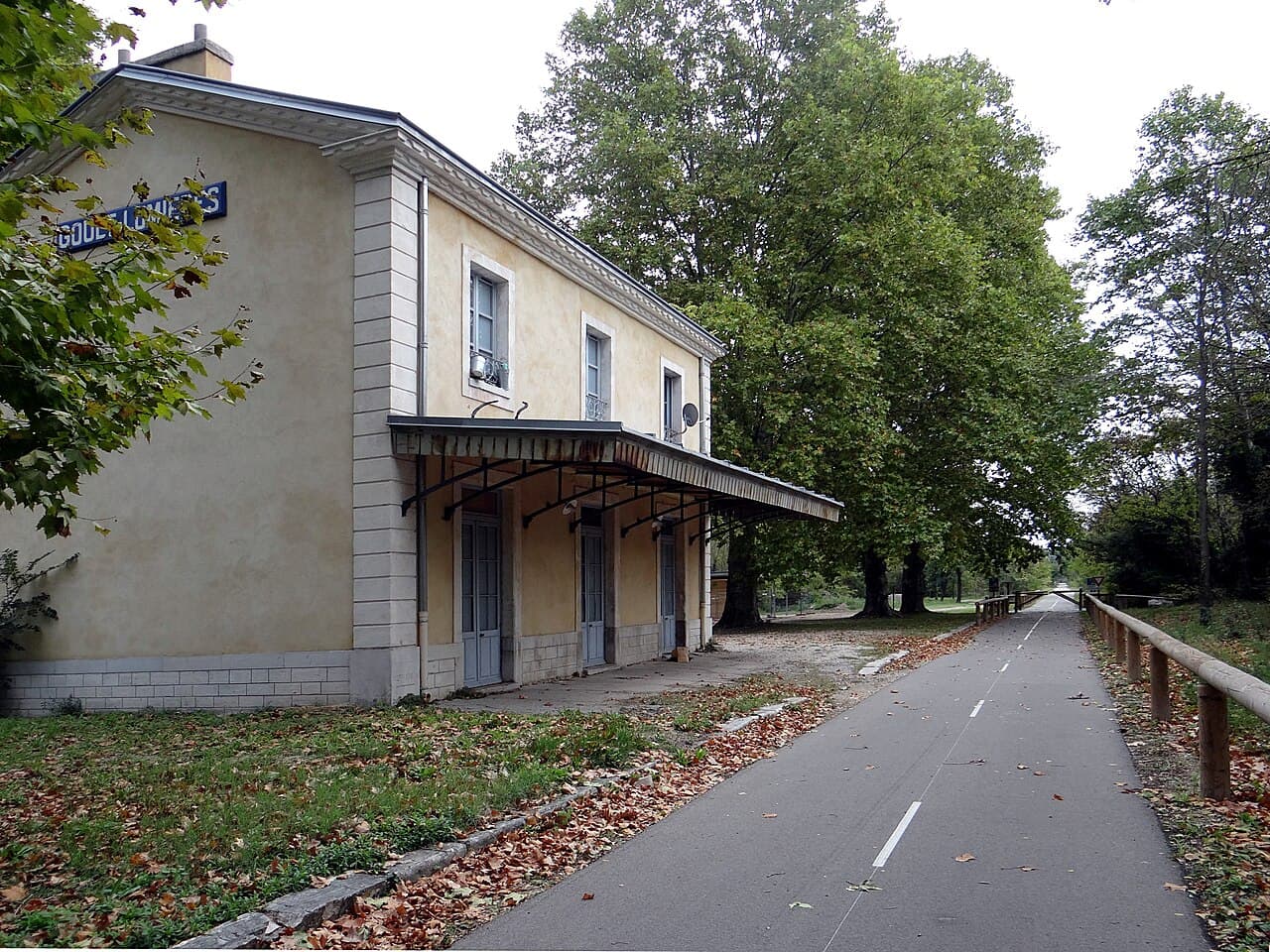 Aire CAMPING-CAR PARK de Goult - foto 1
